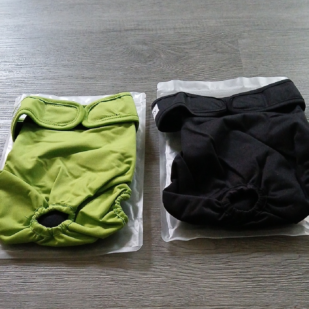 Vecomfy Set of 2 female reusable dog diapers Sz  L NIB